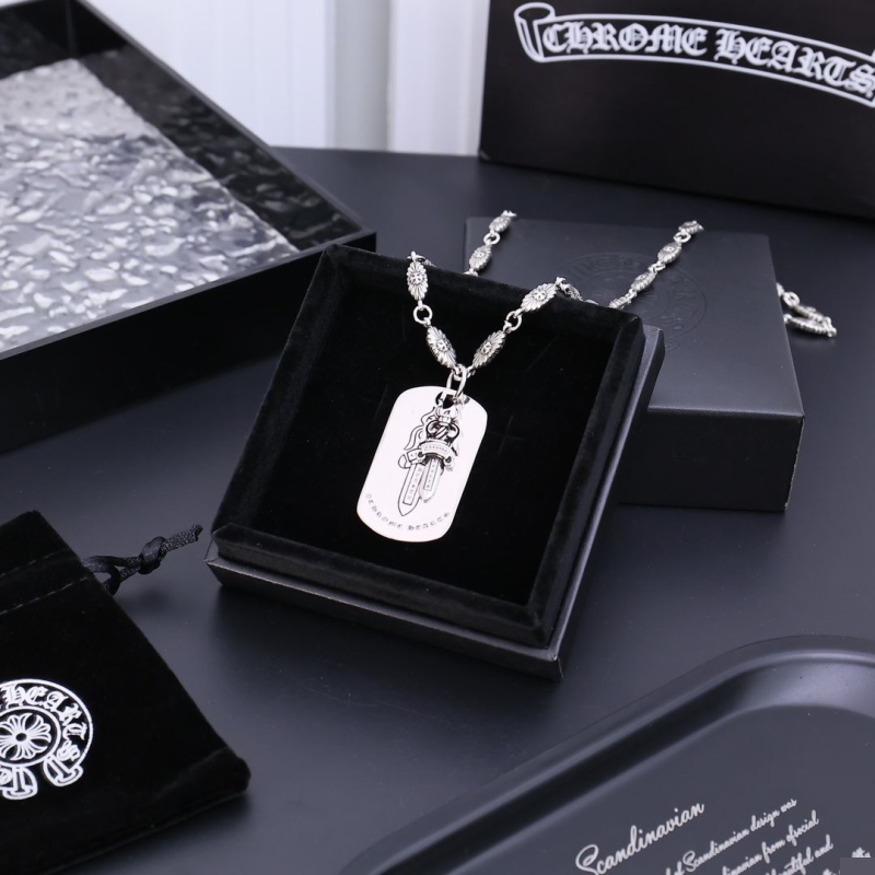 Ch**me He**ts necklaces